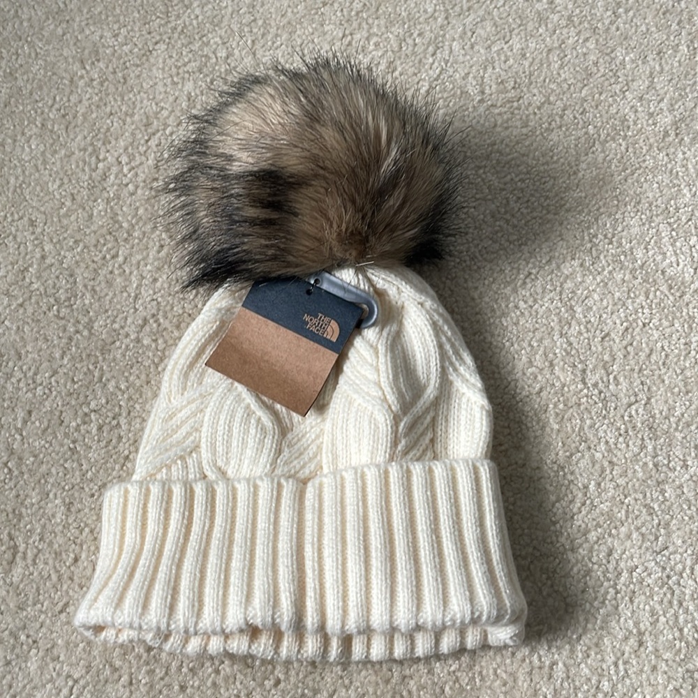 NWT North Face Pom-Pom Beanie, Winter Hat - Picture 2 of 3